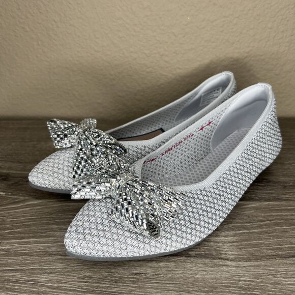 Sketchers NEW Cleo Point Ballet Flats Womens 7 Memory Foam Shoes Silver Bow - Picture 3 of 11